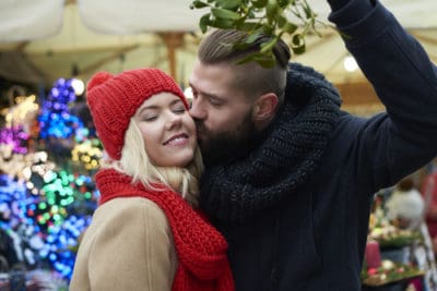 How to Get Fresher Breath for All Those Mistletoe Moments